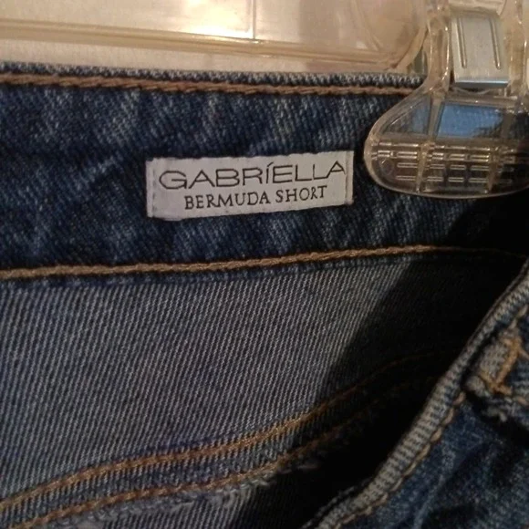Sofia Vergara Women's Gabriella Mid Rise Denim Roll Cuff Shorts - Size 12 - Picture 4 of 5